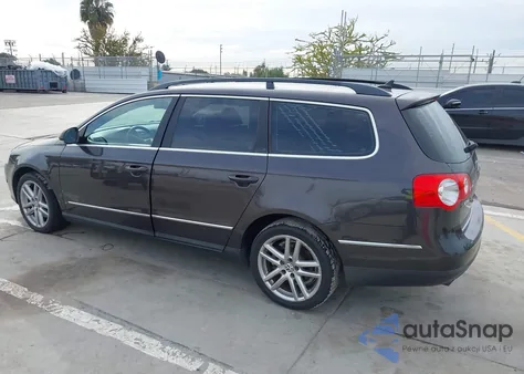 2008 Volkswagen Passat Lux z USA, uszkodzony, nr VIN WVWTK73C48E216860